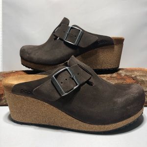Fanny Roast Wedge Clog by Papillio 38US L 7 Narrow Fit